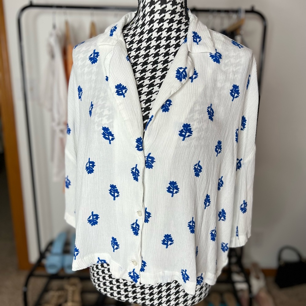 H&M Top ๐๐ค๐๐ค - Picture 3 of 5